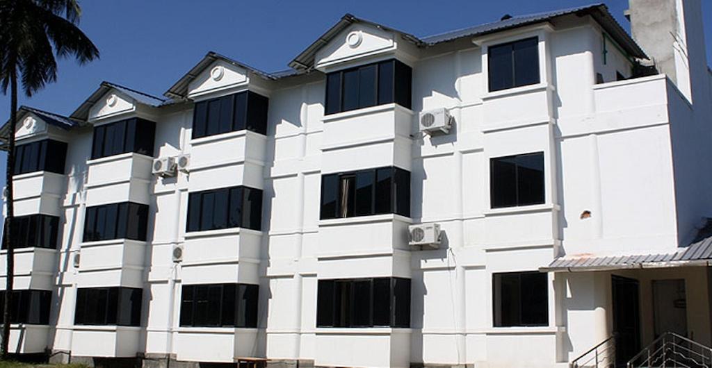 Отель Dibrugarh Club House Экстерьер фото
