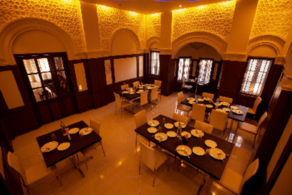 Отель Dibrugarh Club House Экстерьер фото